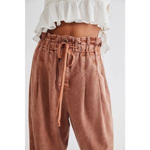 *NEW* Free People Blush High Rise Pleated Paperbag Tapered Leg Multipocket Pants